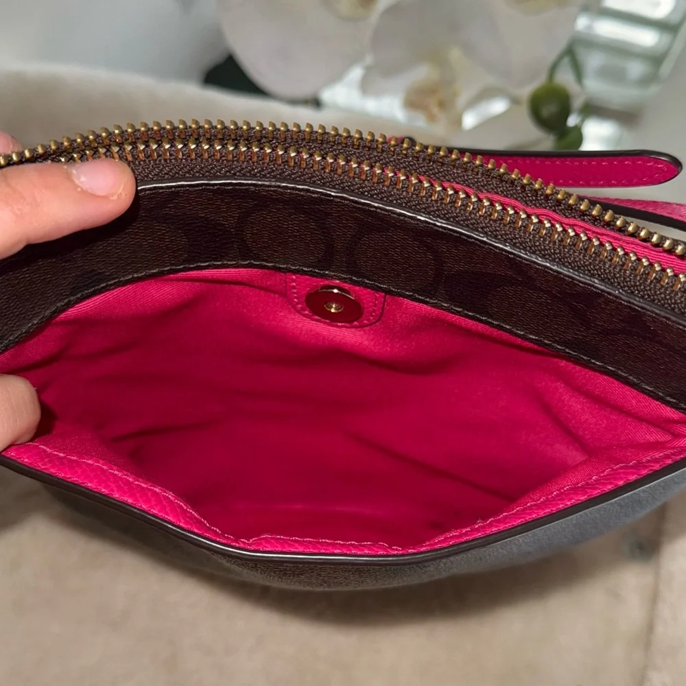 Coach crossbody - Picture 4 of 11